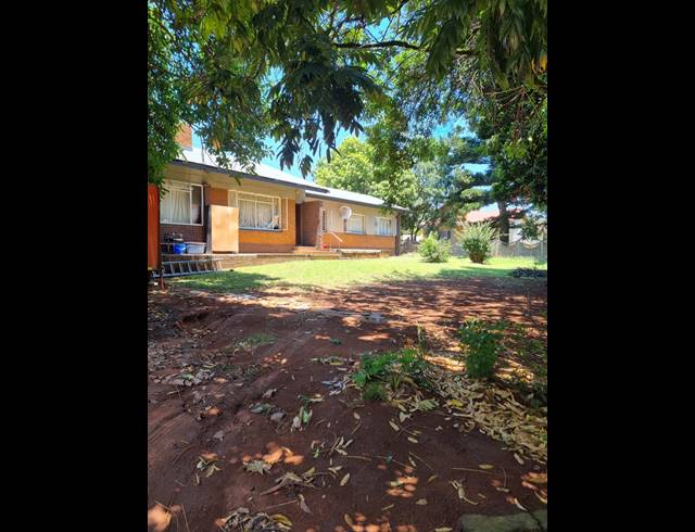 6 BEDROOM FREESTANDING FOR SALE IN SILVERTON